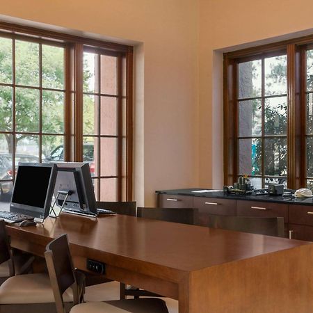 Embassy Suites Baton Rouge Ngoại thất bức ảnh