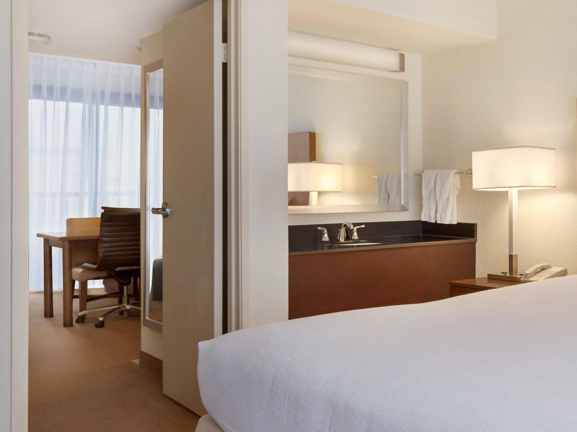 Embassy Suites Baton Rouge Ngoại thất bức ảnh