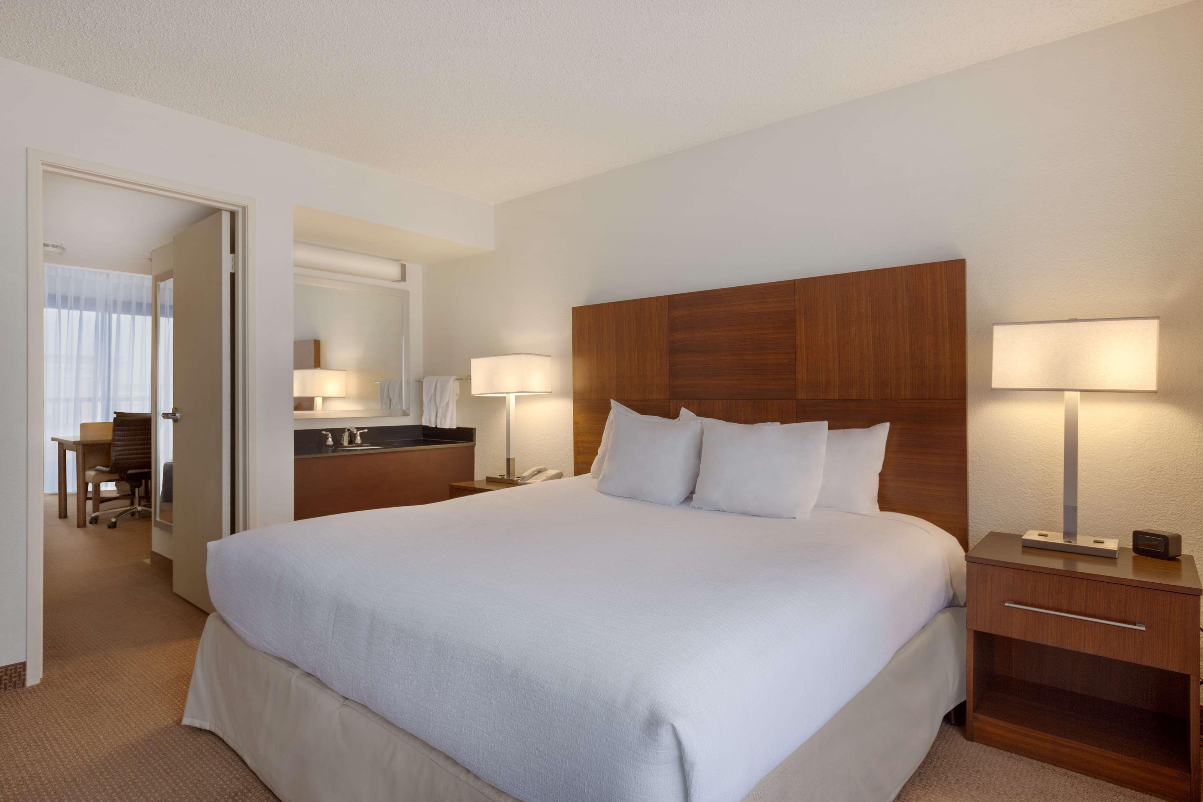 Embassy Suites Baton Rouge Ngoại thất bức ảnh