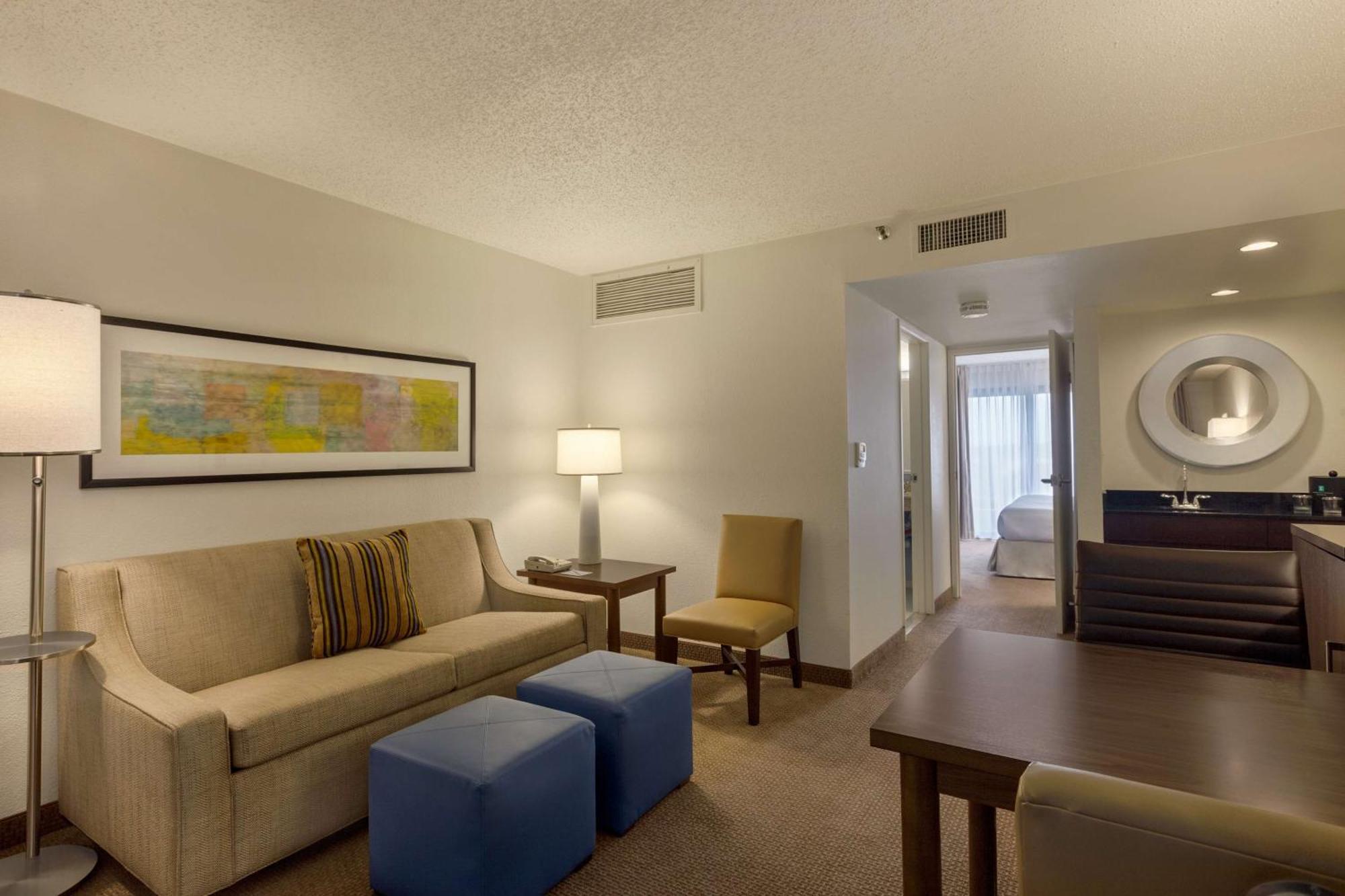 Embassy Suites Baton Rouge Ngoại thất bức ảnh