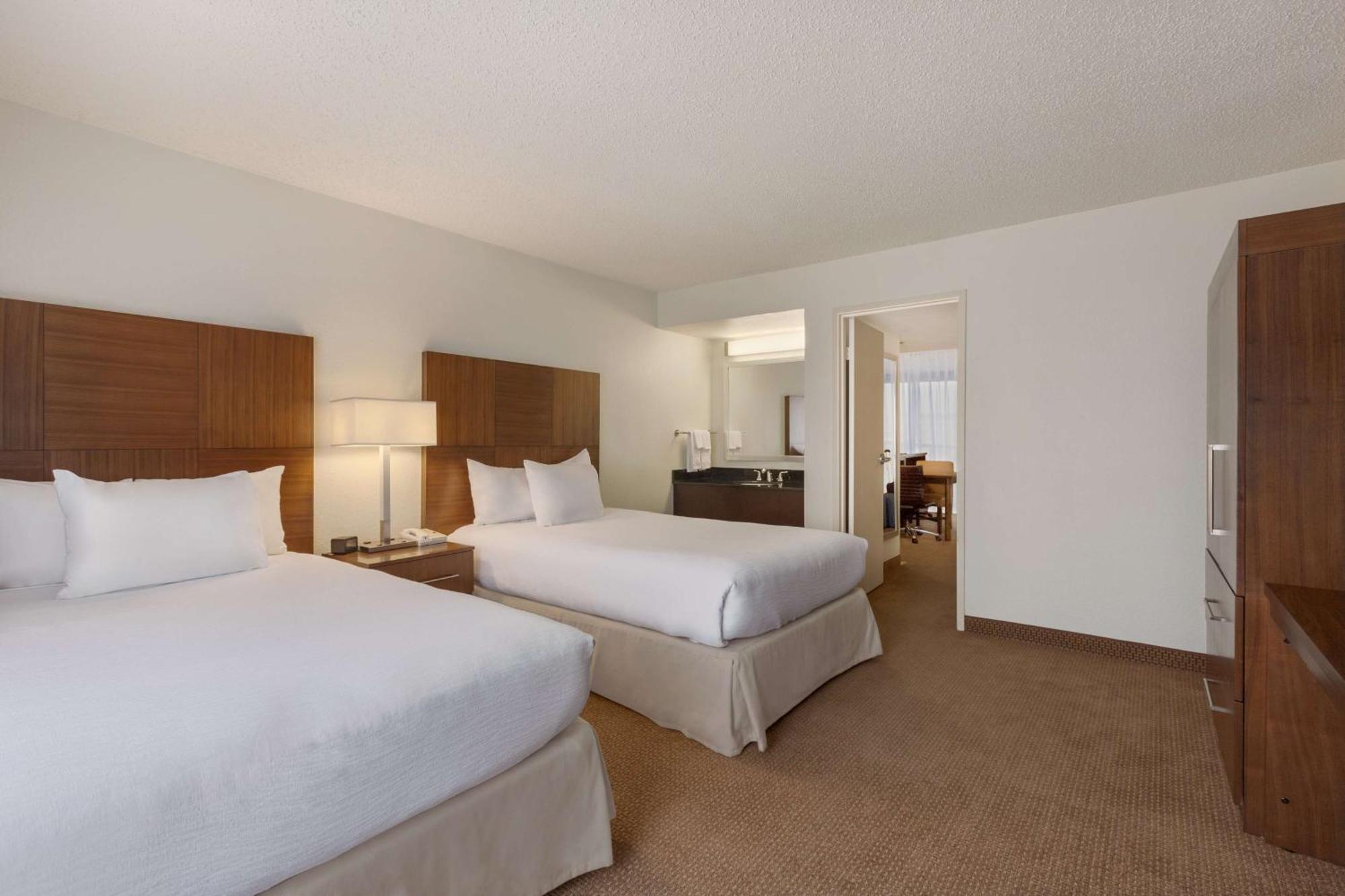 Embassy Suites Baton Rouge Ngoại thất bức ảnh
