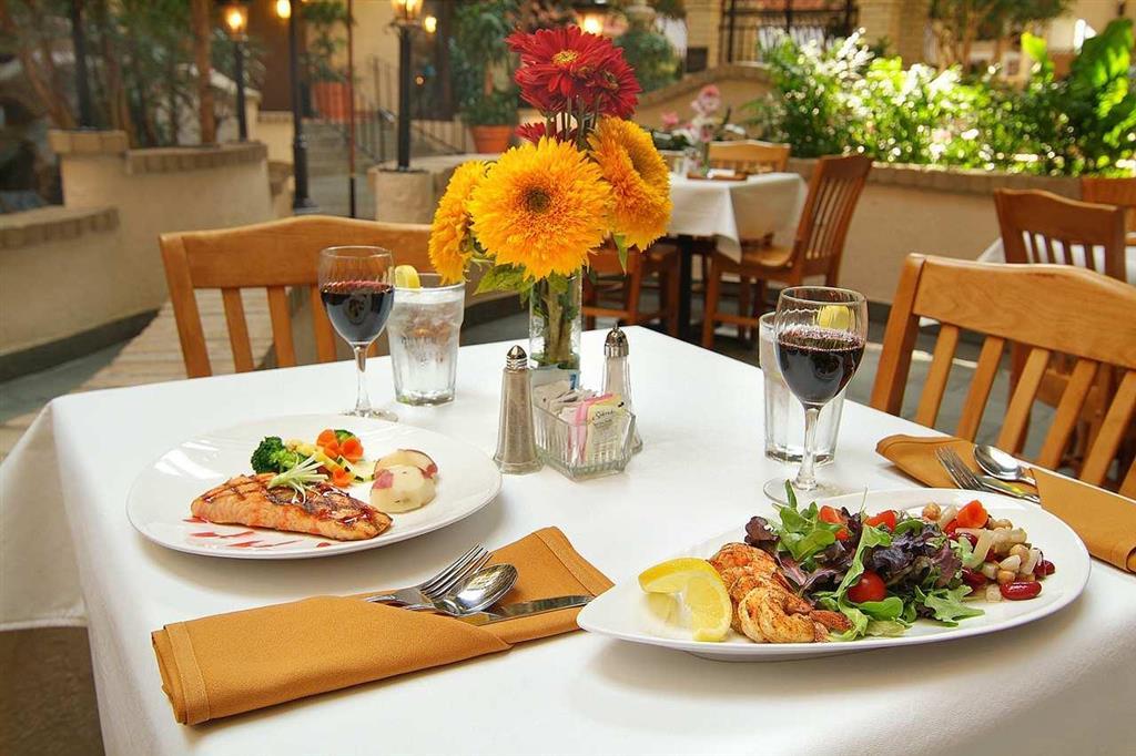 Embassy Suites Baton Rouge Nhà hàng bức ảnh