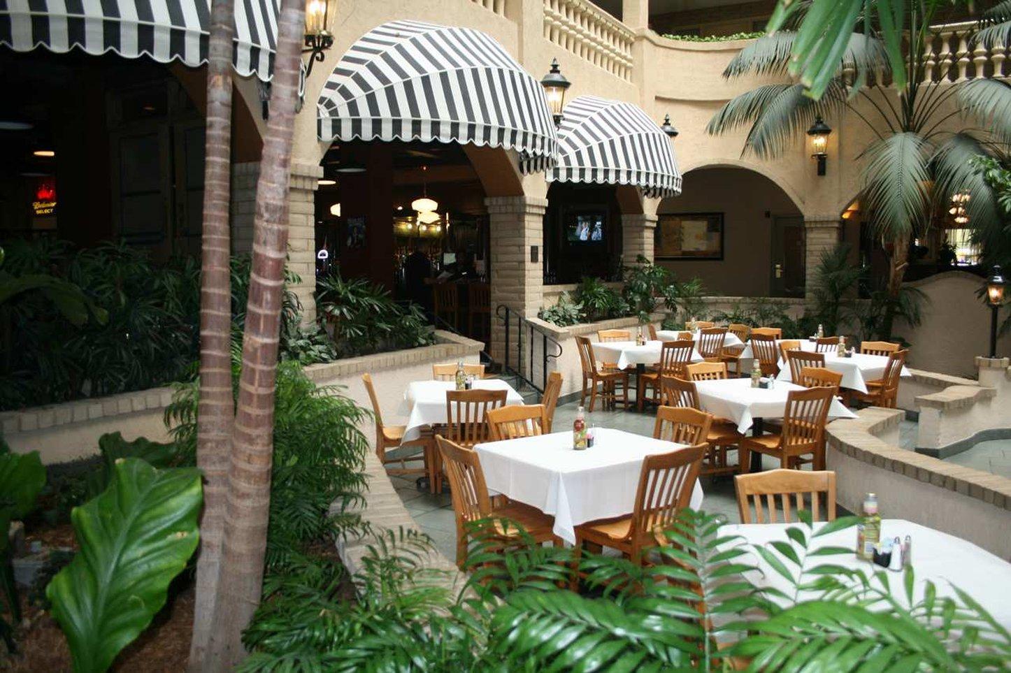 Embassy Suites Baton Rouge Ngoại thất bức ảnh